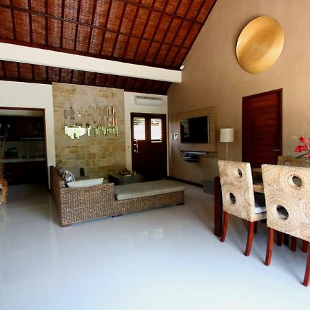 Exquisito Villa Denpasar  Luaran gambar