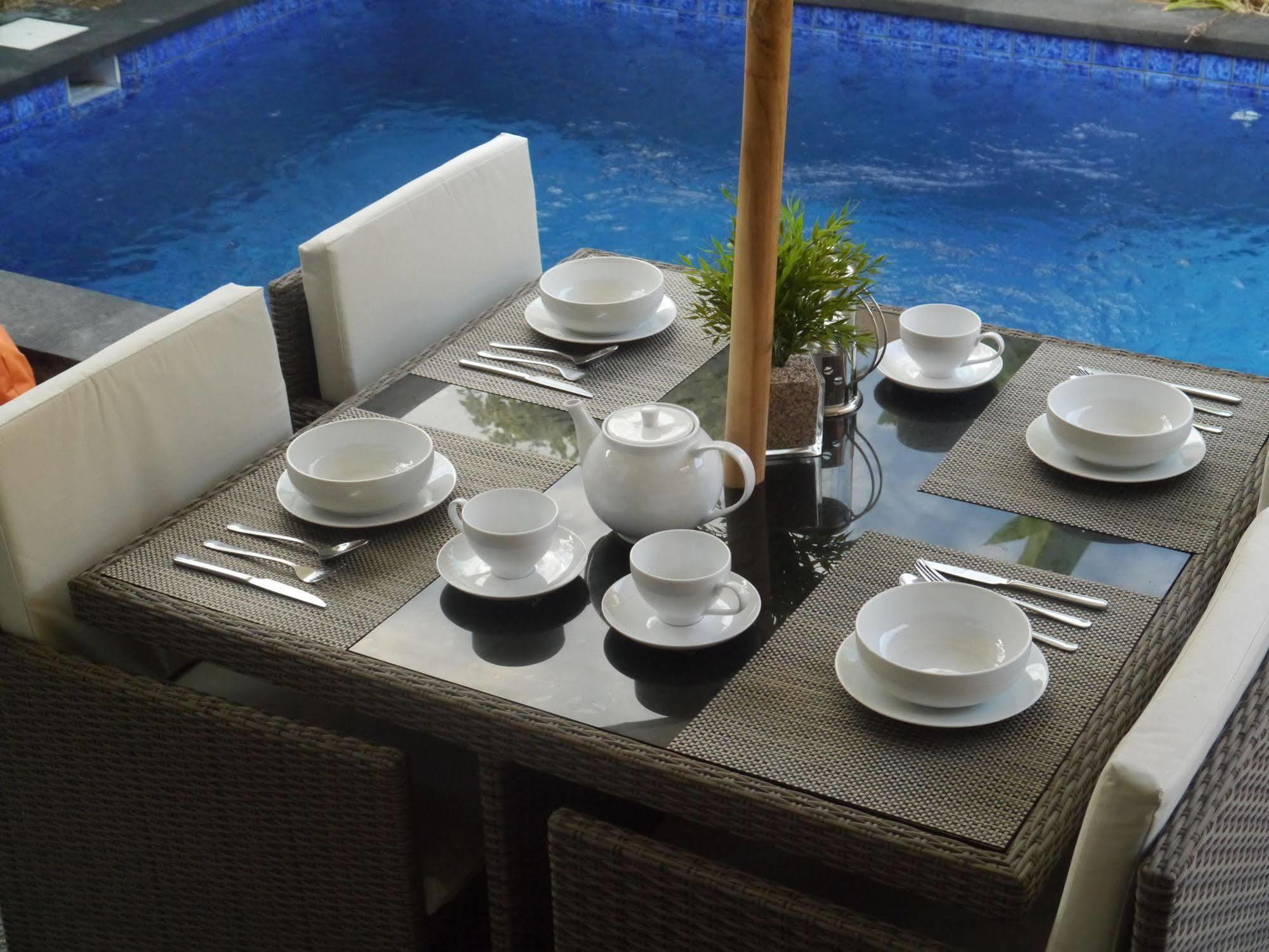 Exquisito Villa Denpasar  Luaran gambar
