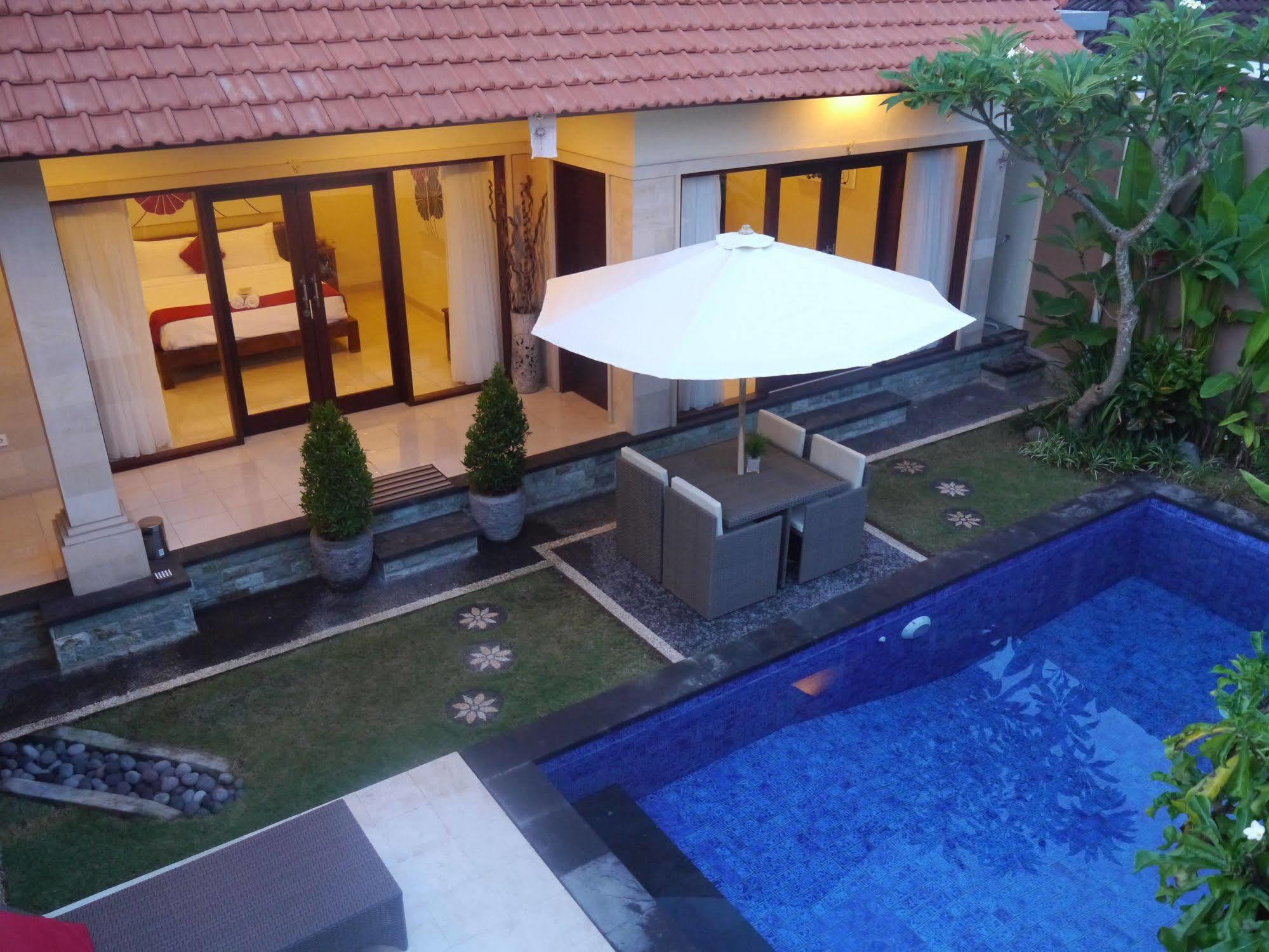 Exquisito Villa Denpasar  Luaran gambar