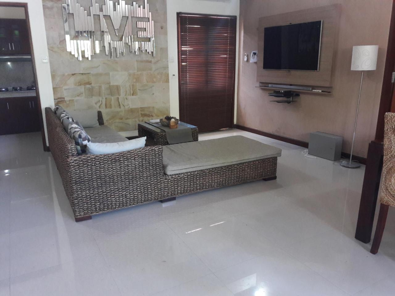 Exquisito Villa Denpasar  Luaran gambar